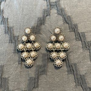 Silver dangle earrings with pearls